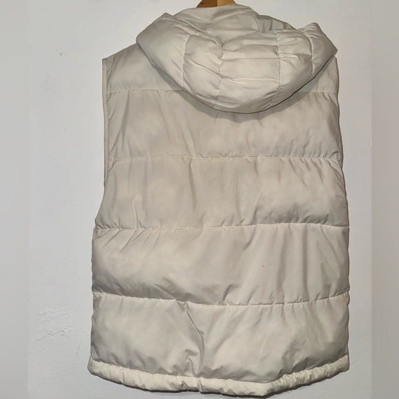 Cream Puffer Vest - Picture 4 of 4